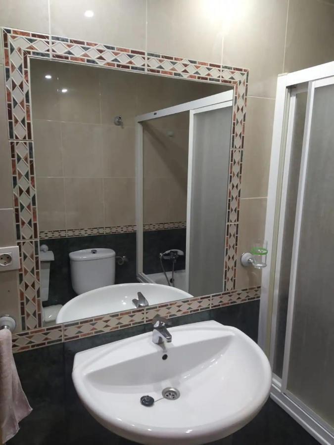 Apartamento 3 Dormitorios Frente A Hospital De Traumatologia Granada Esterno foto