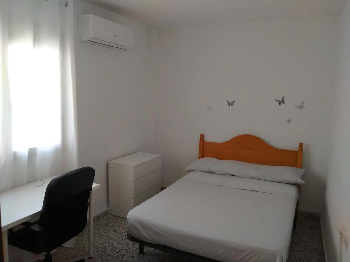 Apartamento 3 Dormitorios Frente A Hospital De Traumatologia Granada Esterno foto