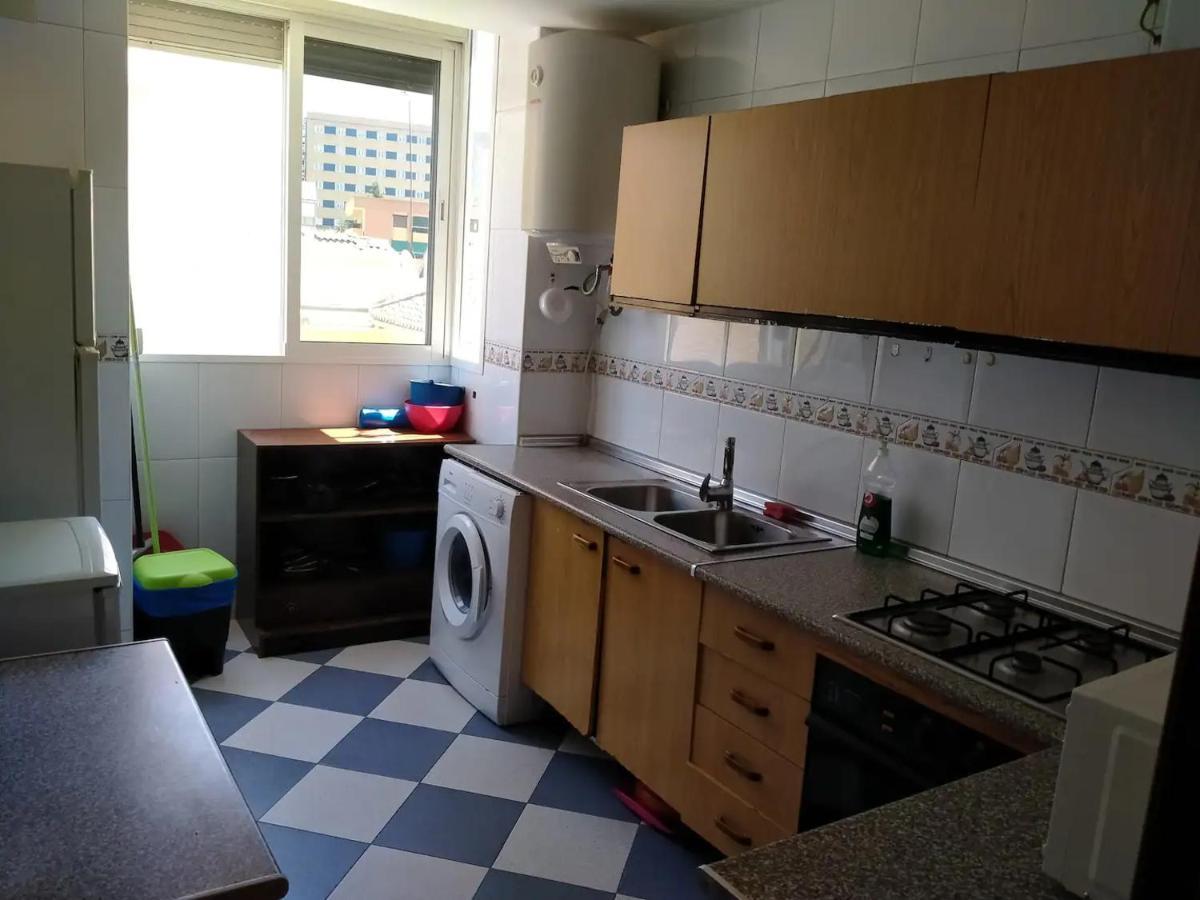 Apartamento 3 Dormitorios Frente A Hospital De Traumatologia Granada Esterno foto